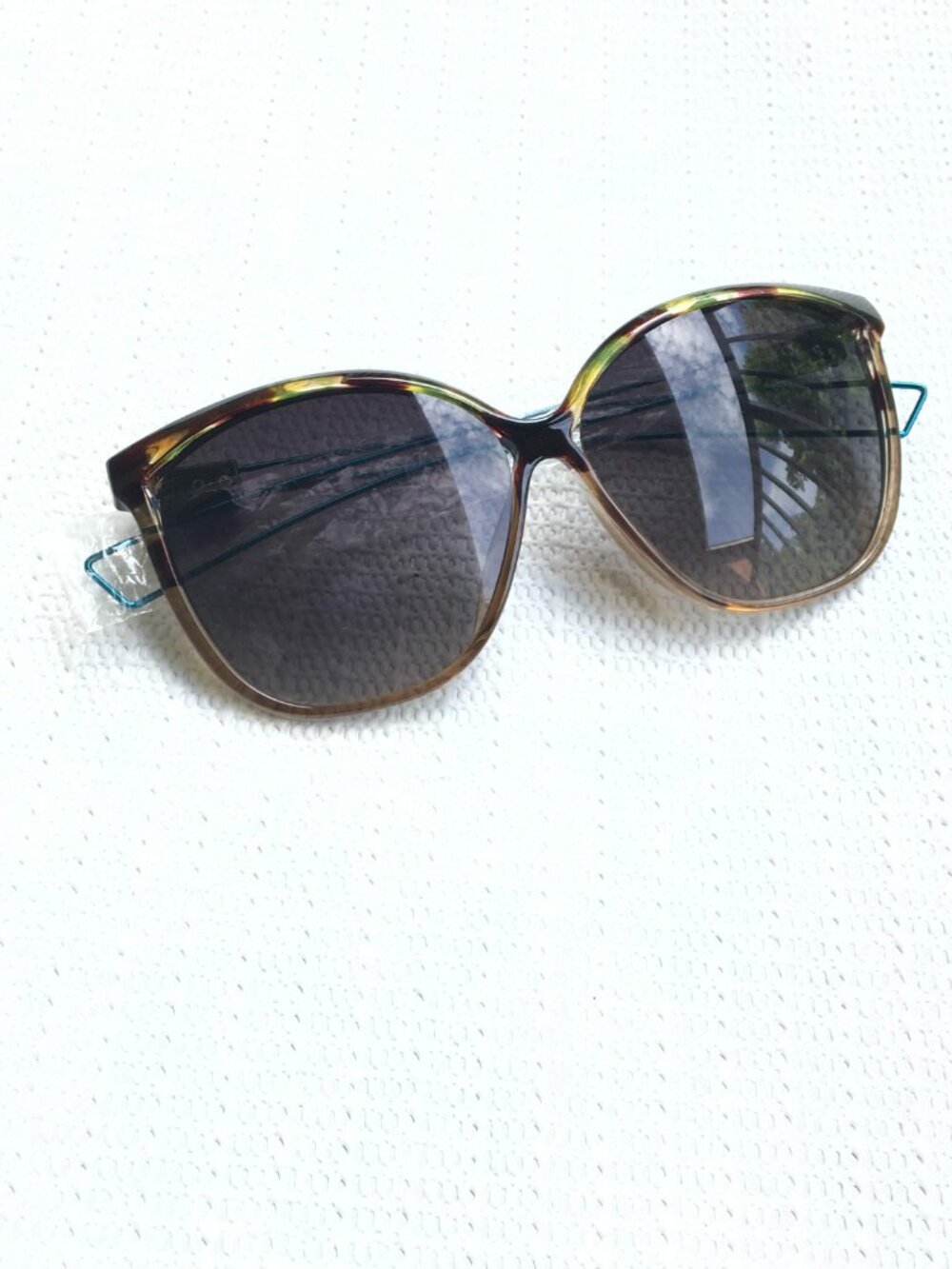 New Tortoise Shell Sunglasses - Picture 2 of 4